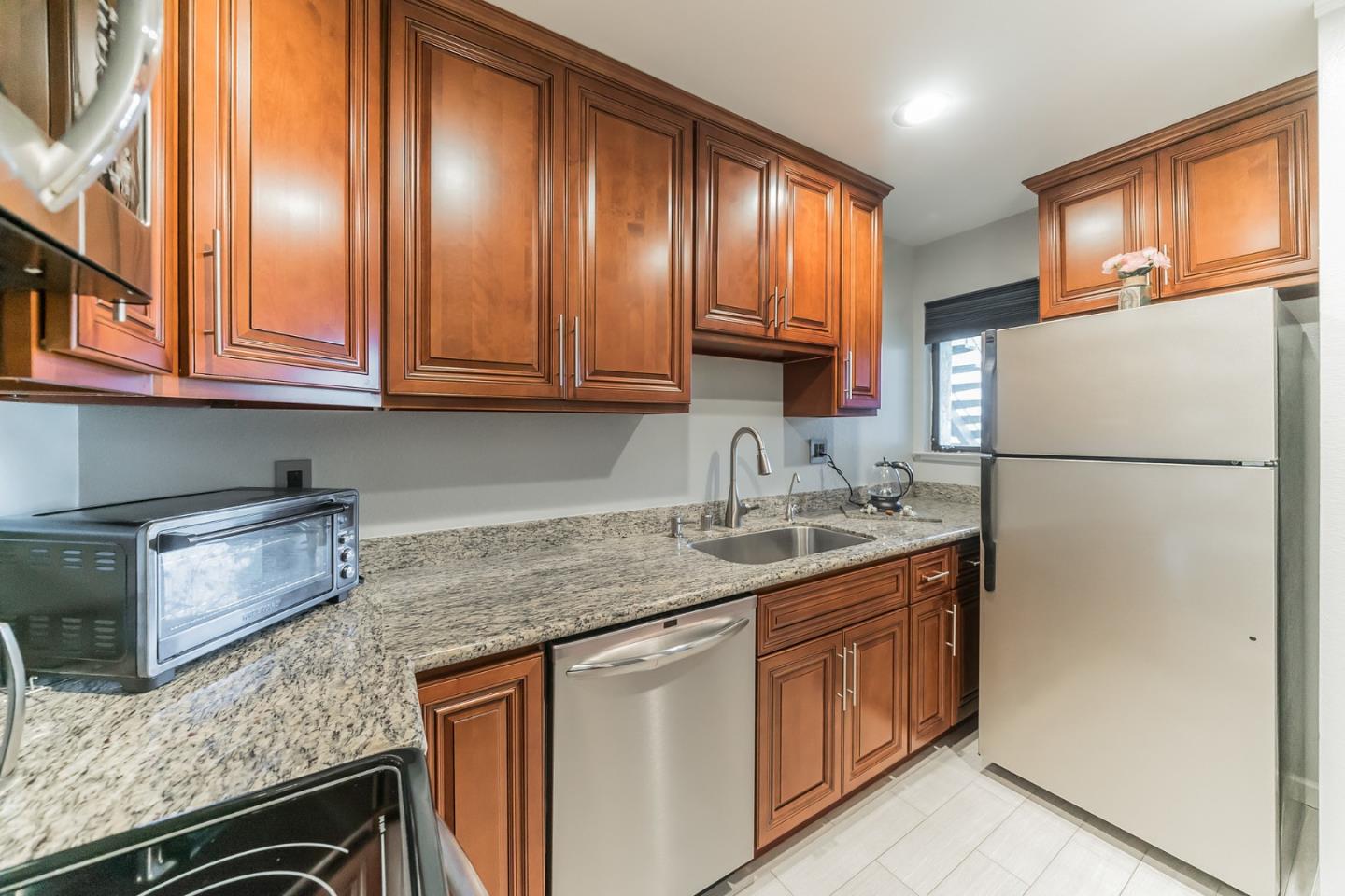 1055 North Capitol Avenue 169