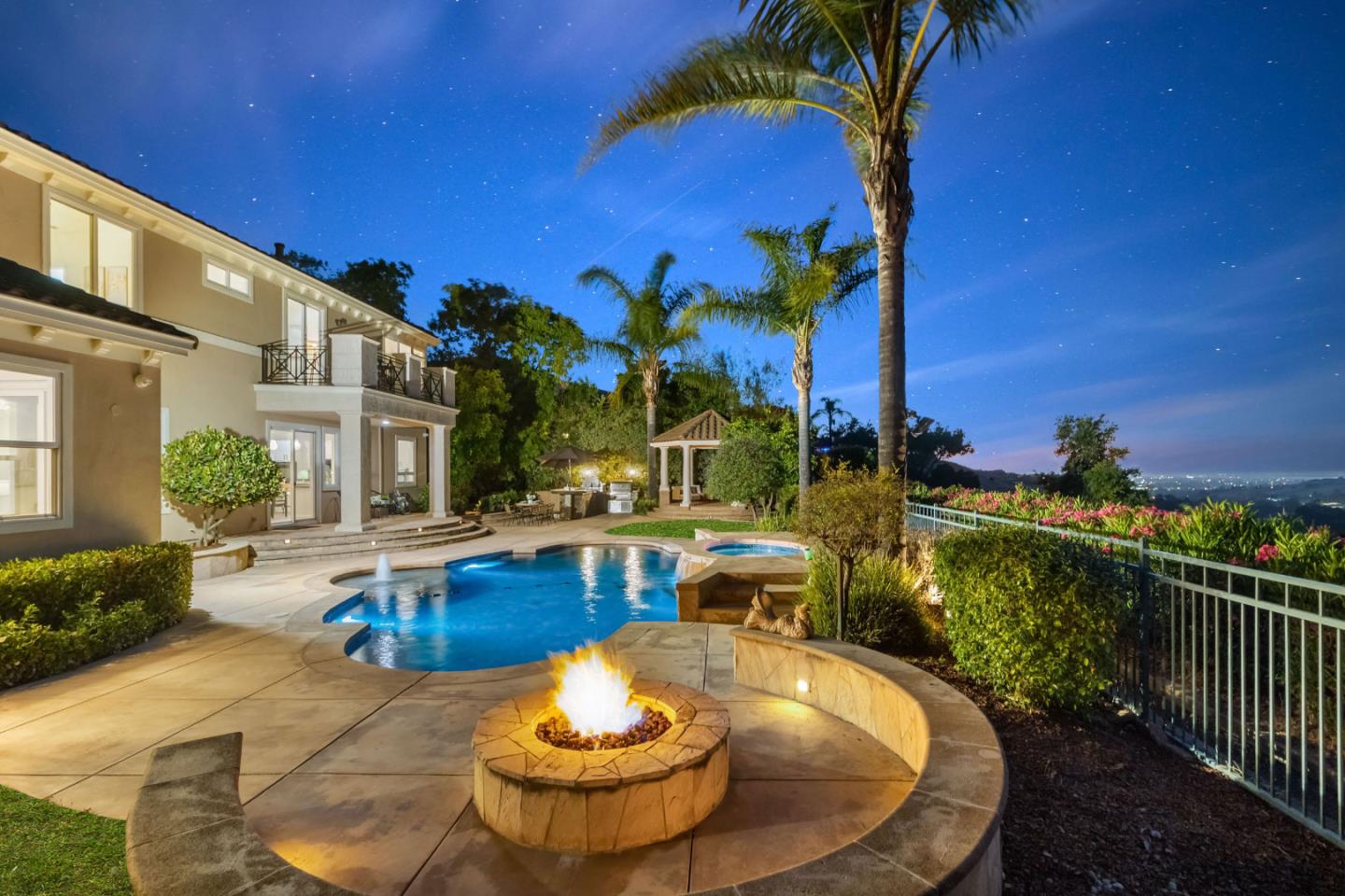 4939 Eastbourne CT
