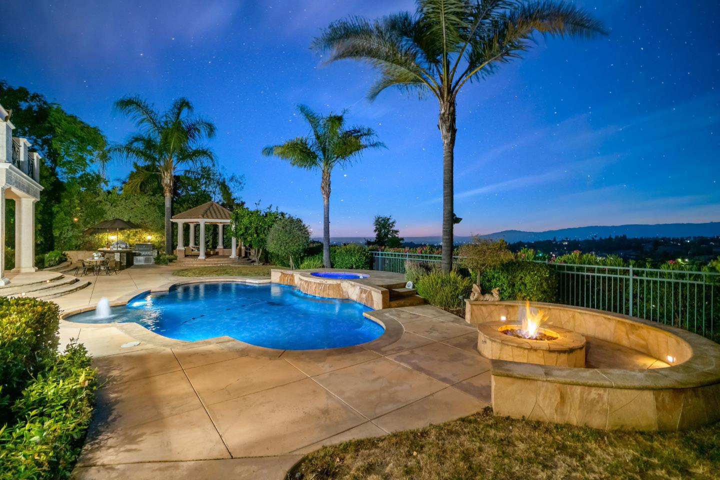 4939 Eastbourne CT