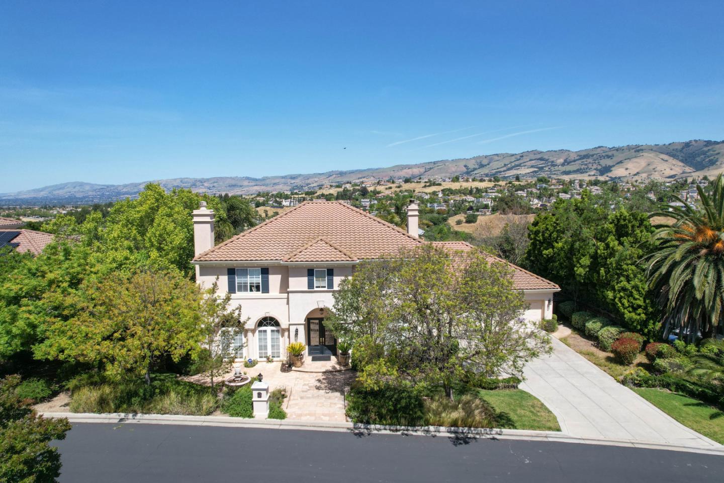 4939 Eastbourne CT