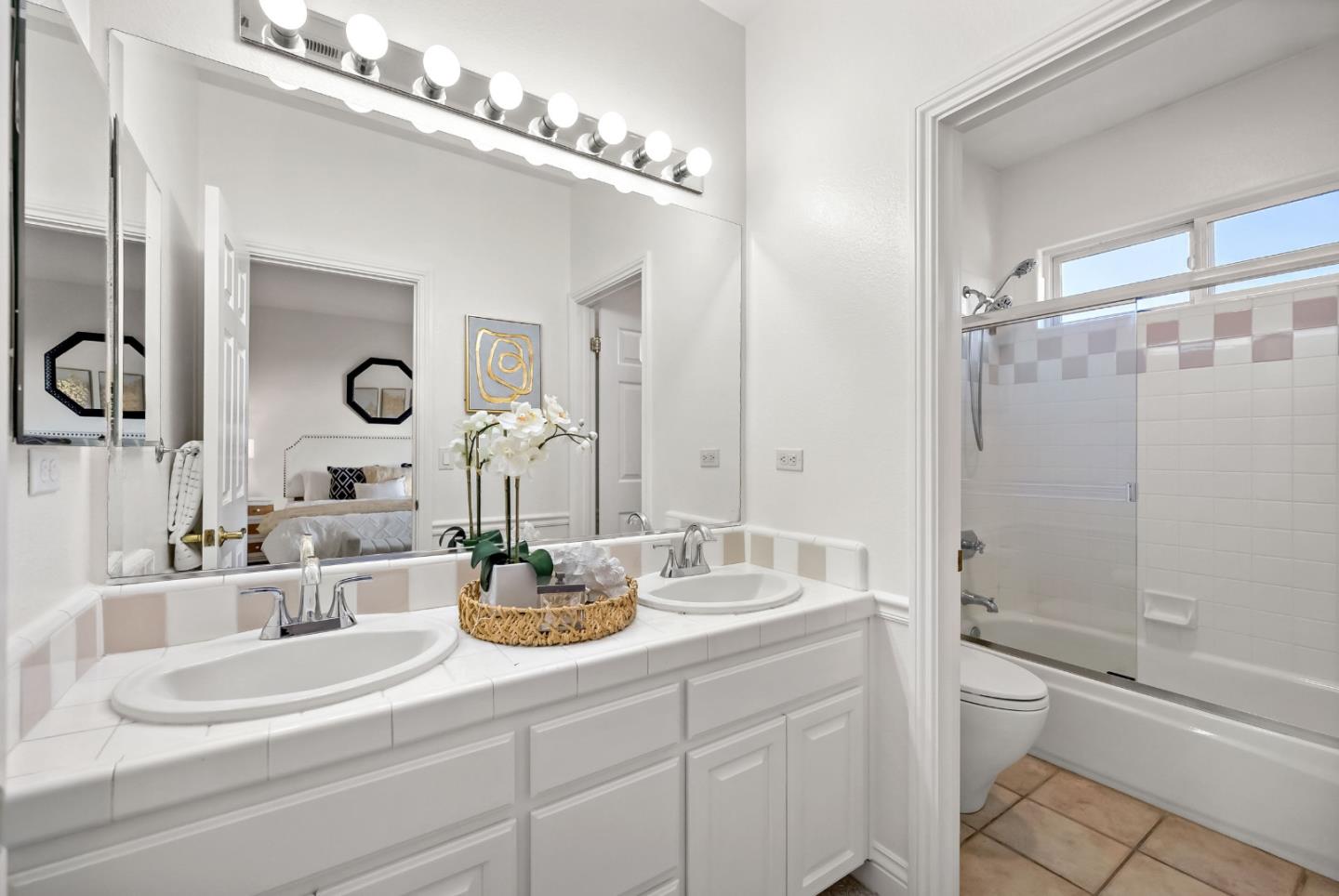 4939 Eastbourne CT