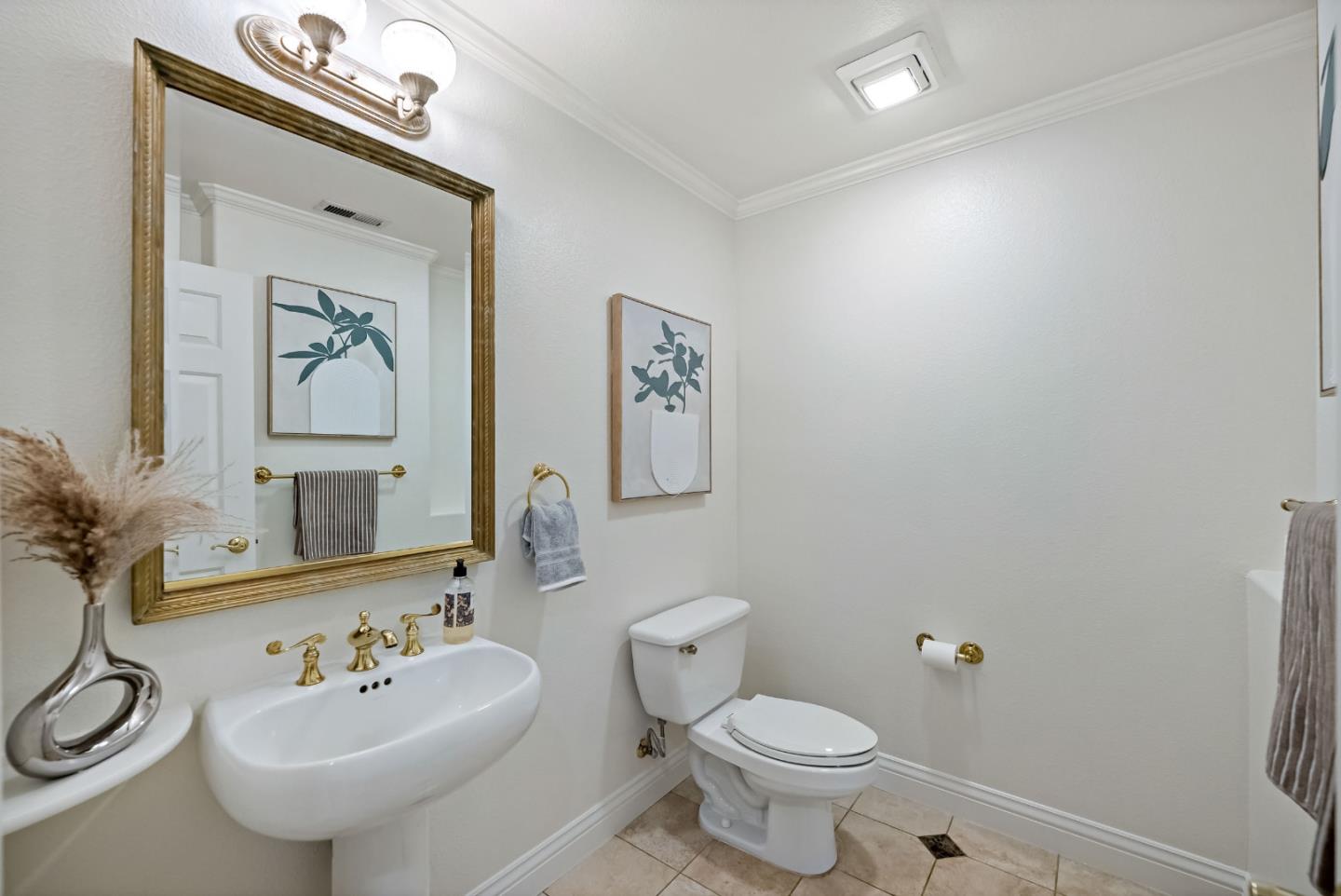 4939 Eastbourne CT