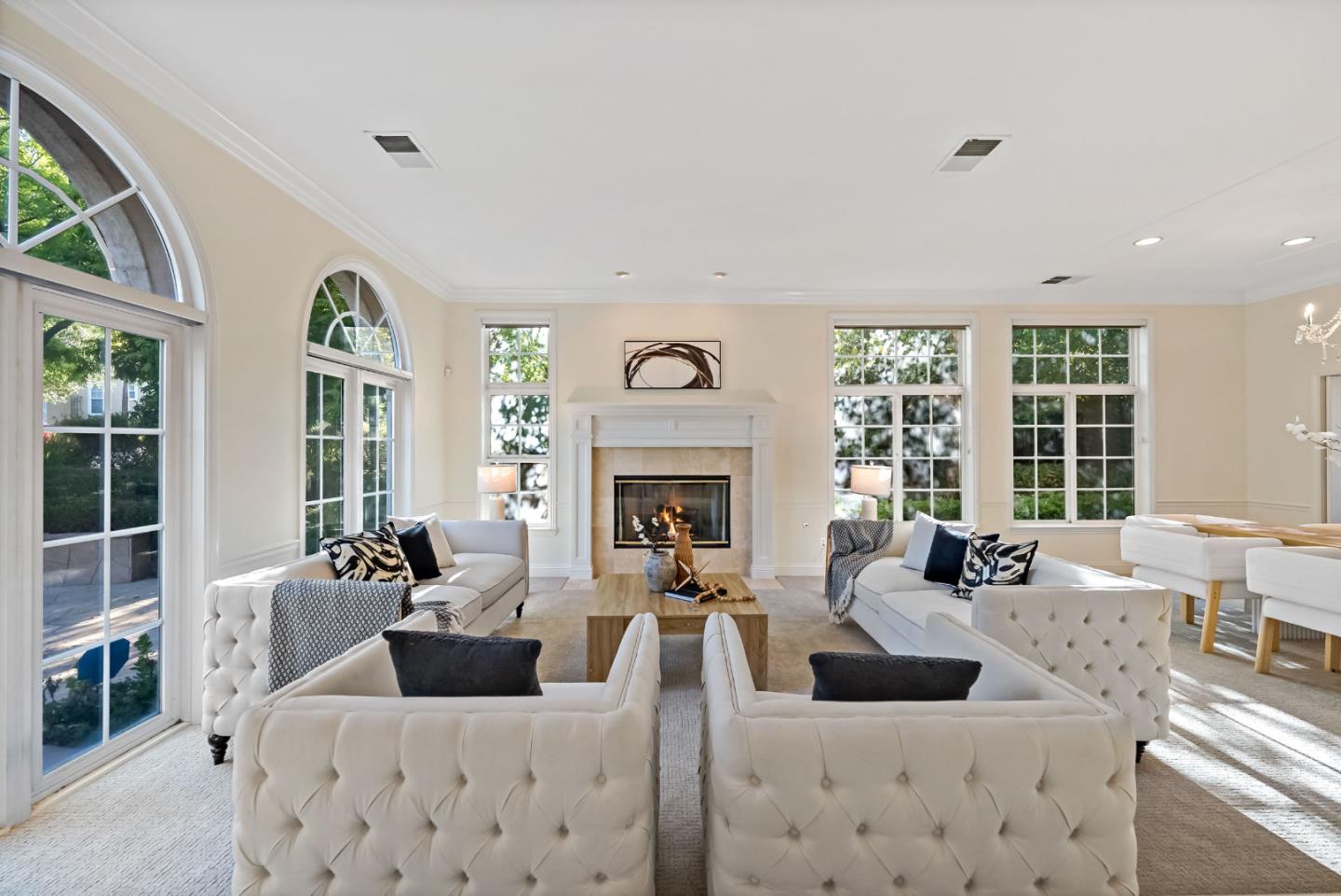 4939 Eastbourne CT