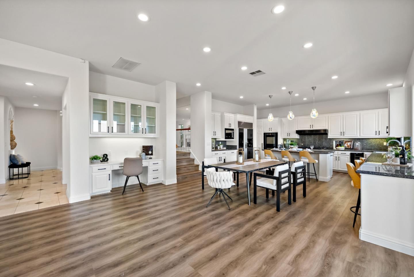 4939 Eastbourne CT