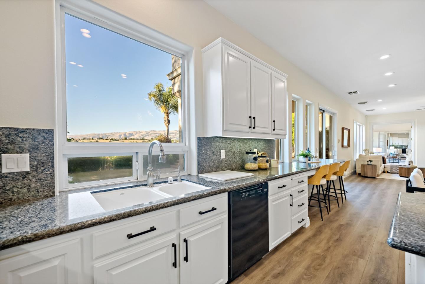 4939 Eastbourne CT
