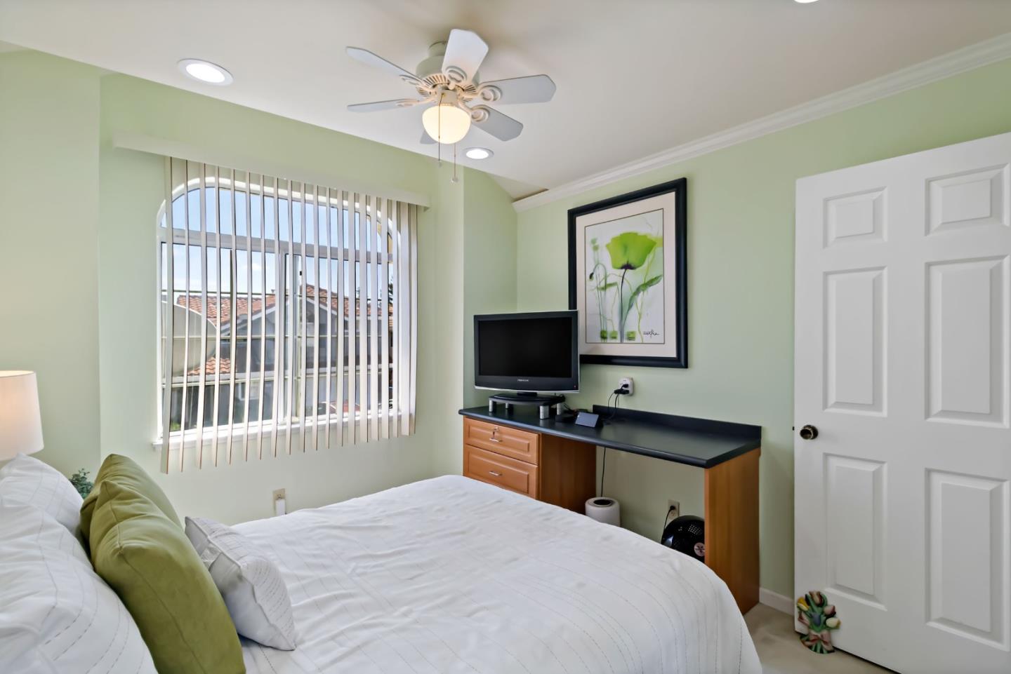 3389 Brook Leaf Court