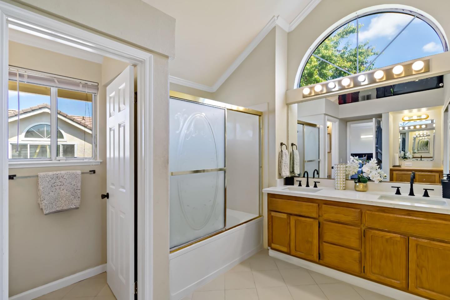 3389 Brook Leaf Court