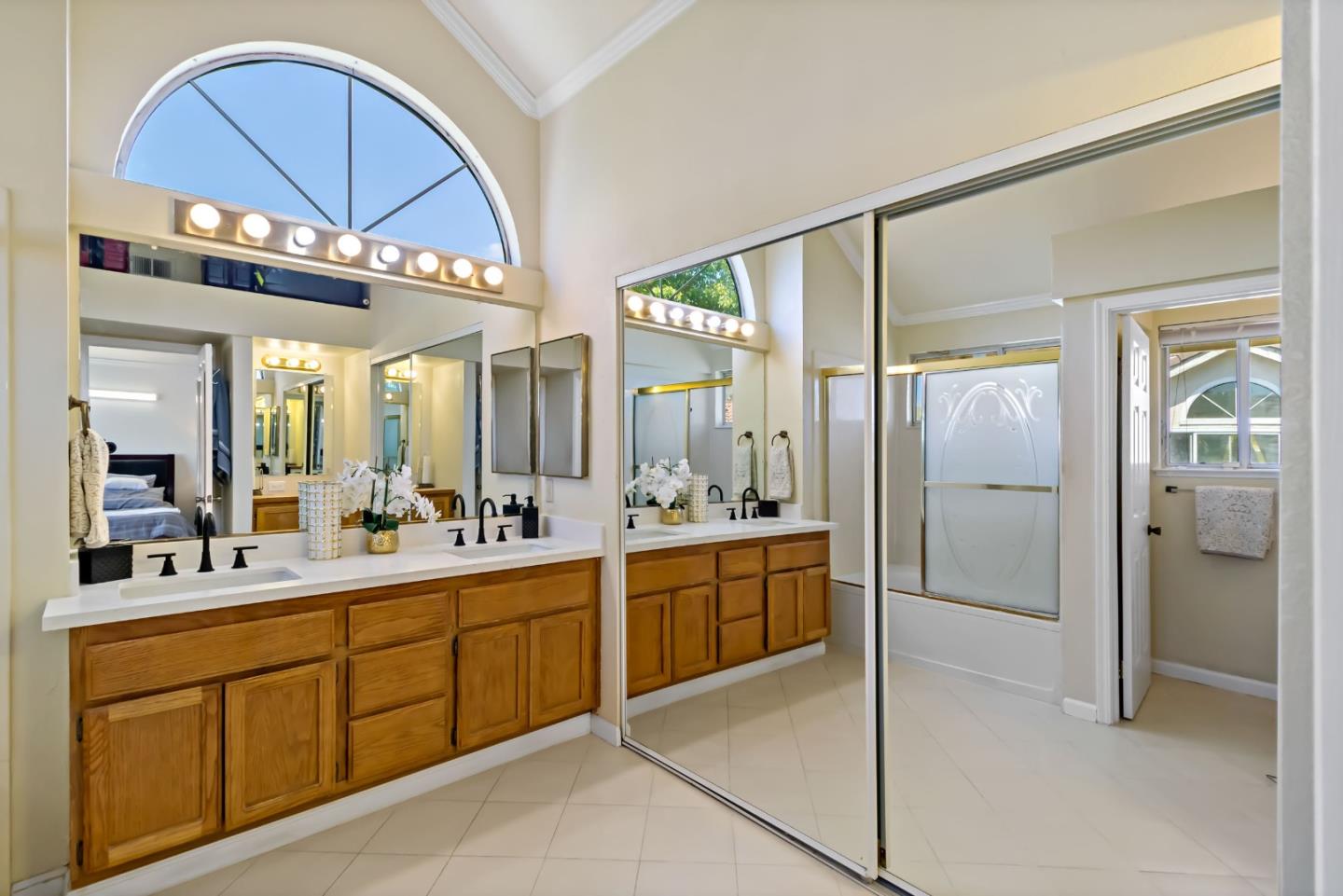 3389 Brook Leaf Court