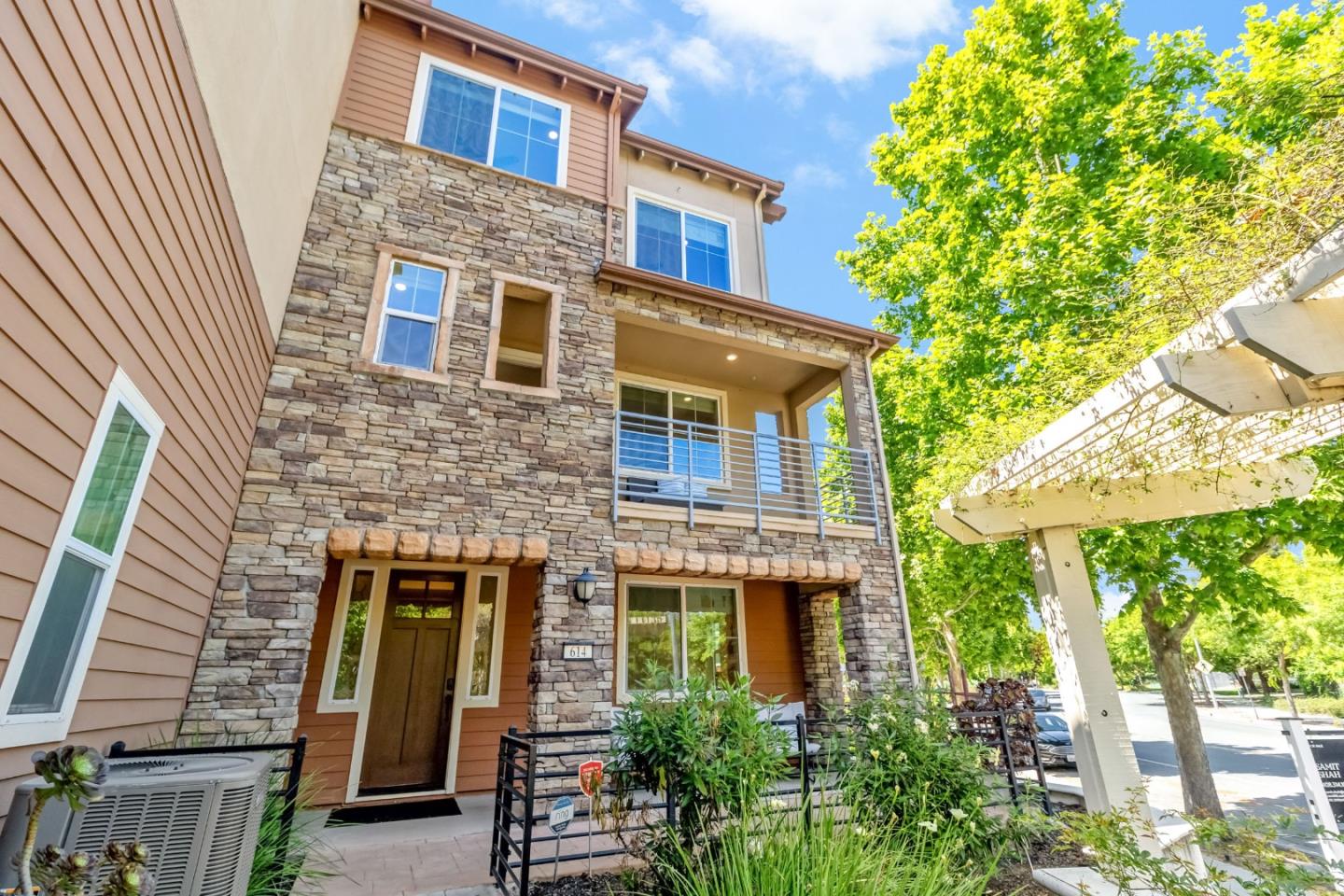 614 Willow Bend Court