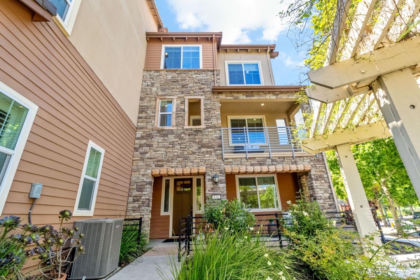 614 Willow Bend Court