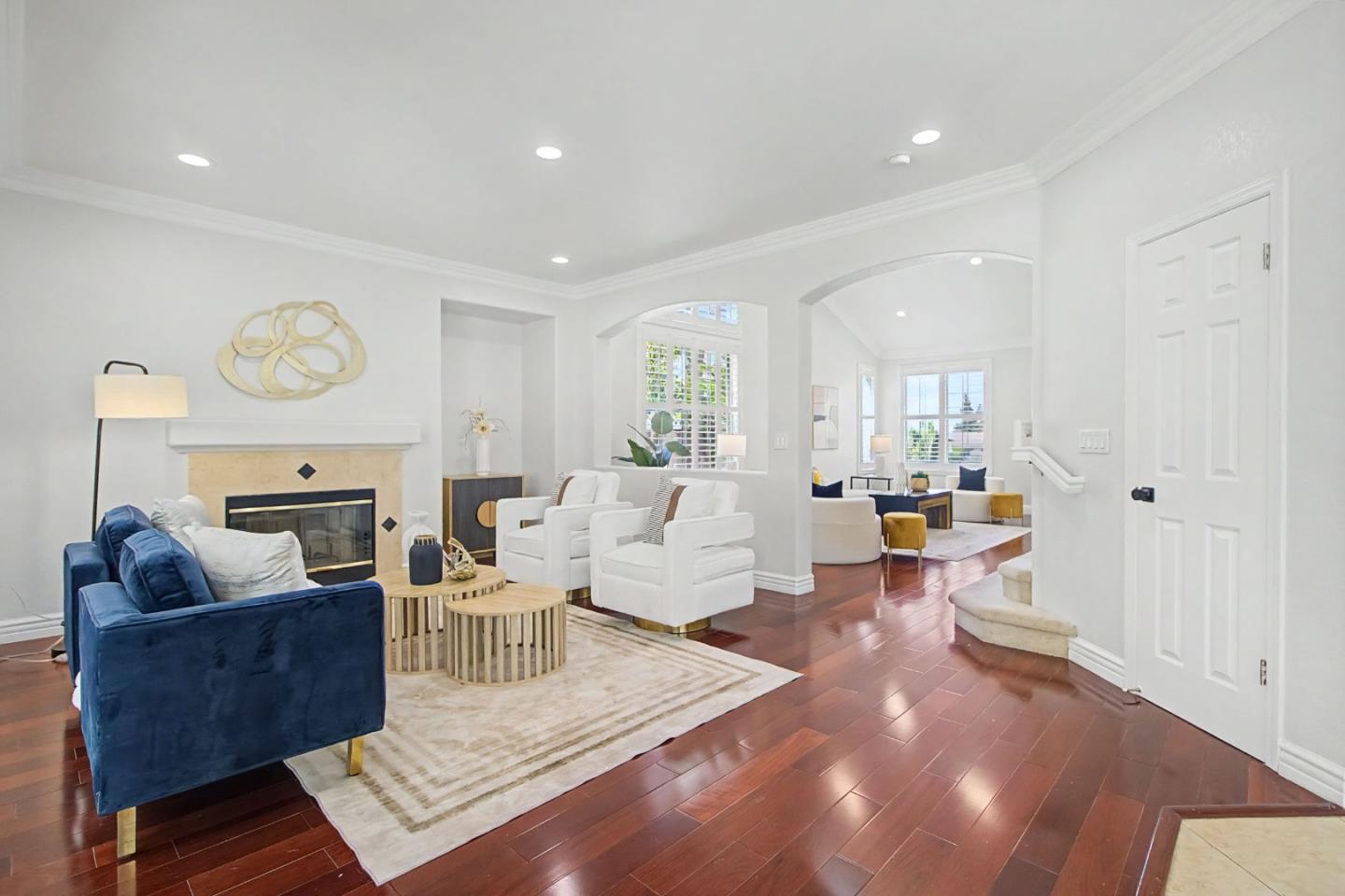 3956 Lakeside Drive
