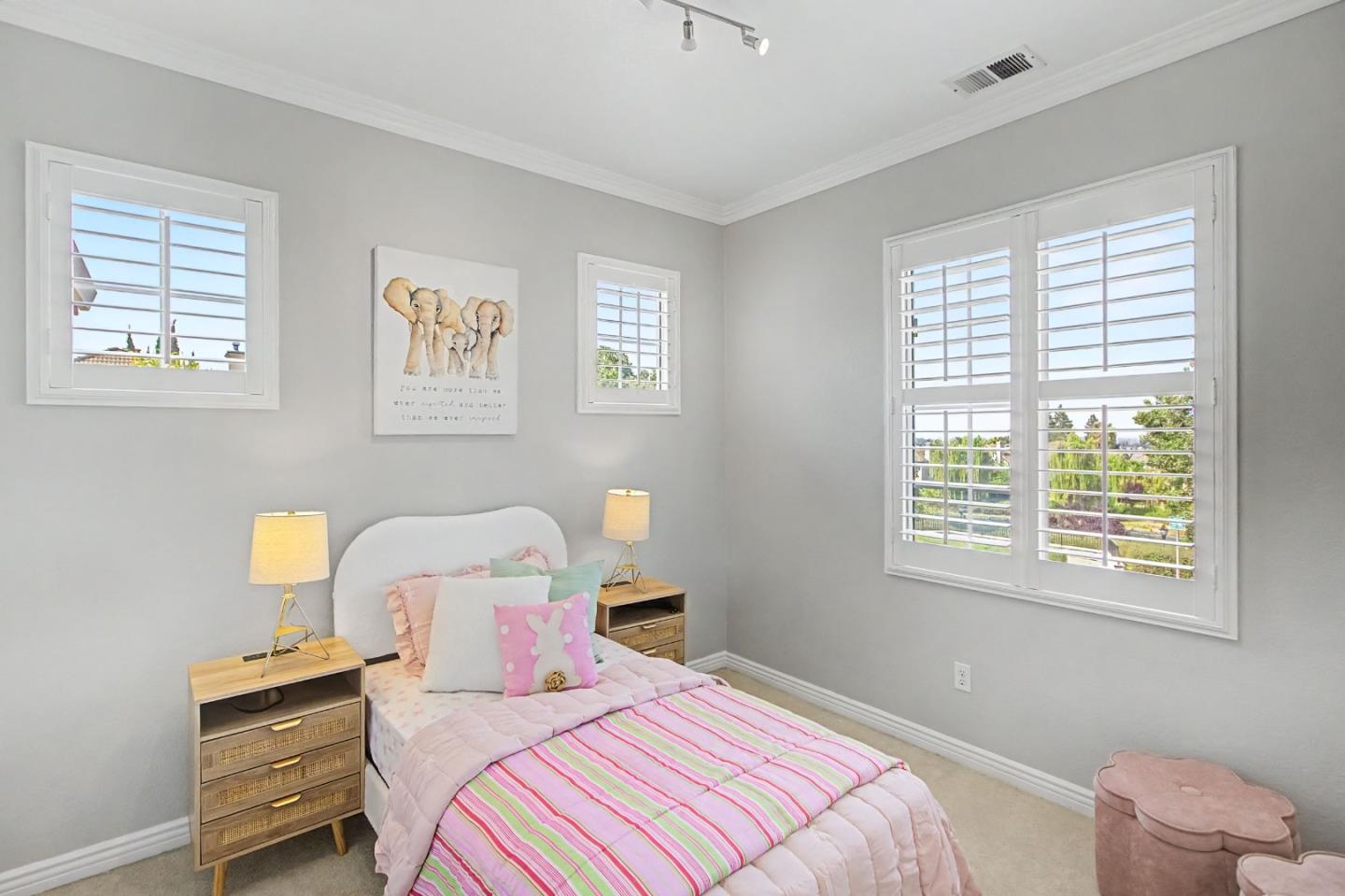 3956 Lakeside Drive