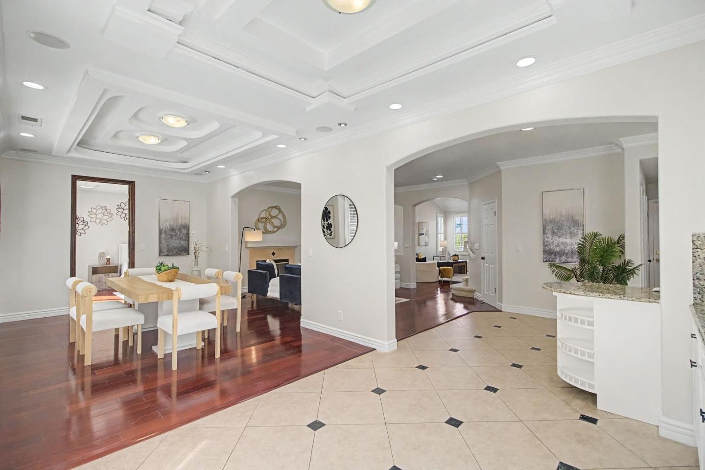 3956 Lakeside Drive
