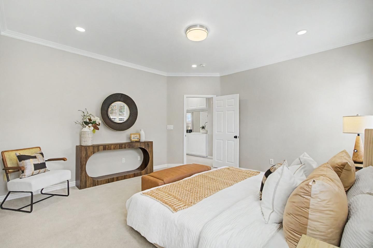 3956 Lakeside Drive