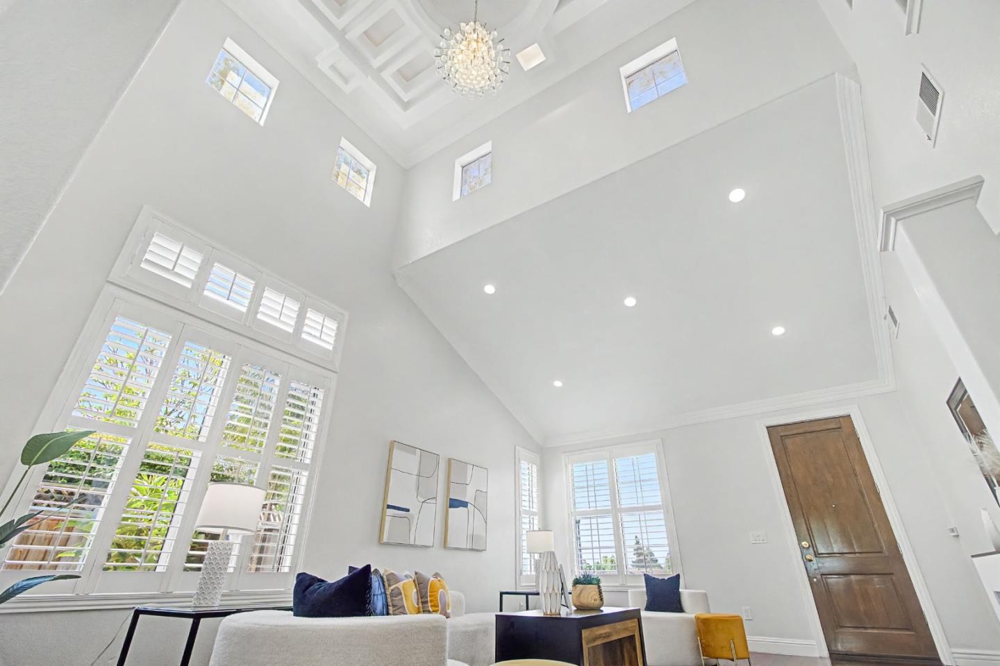 3956 Lakeside Drive