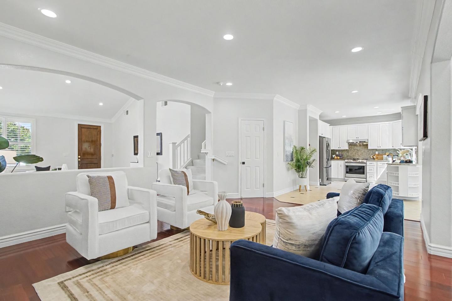 3956 Lakeside Drive