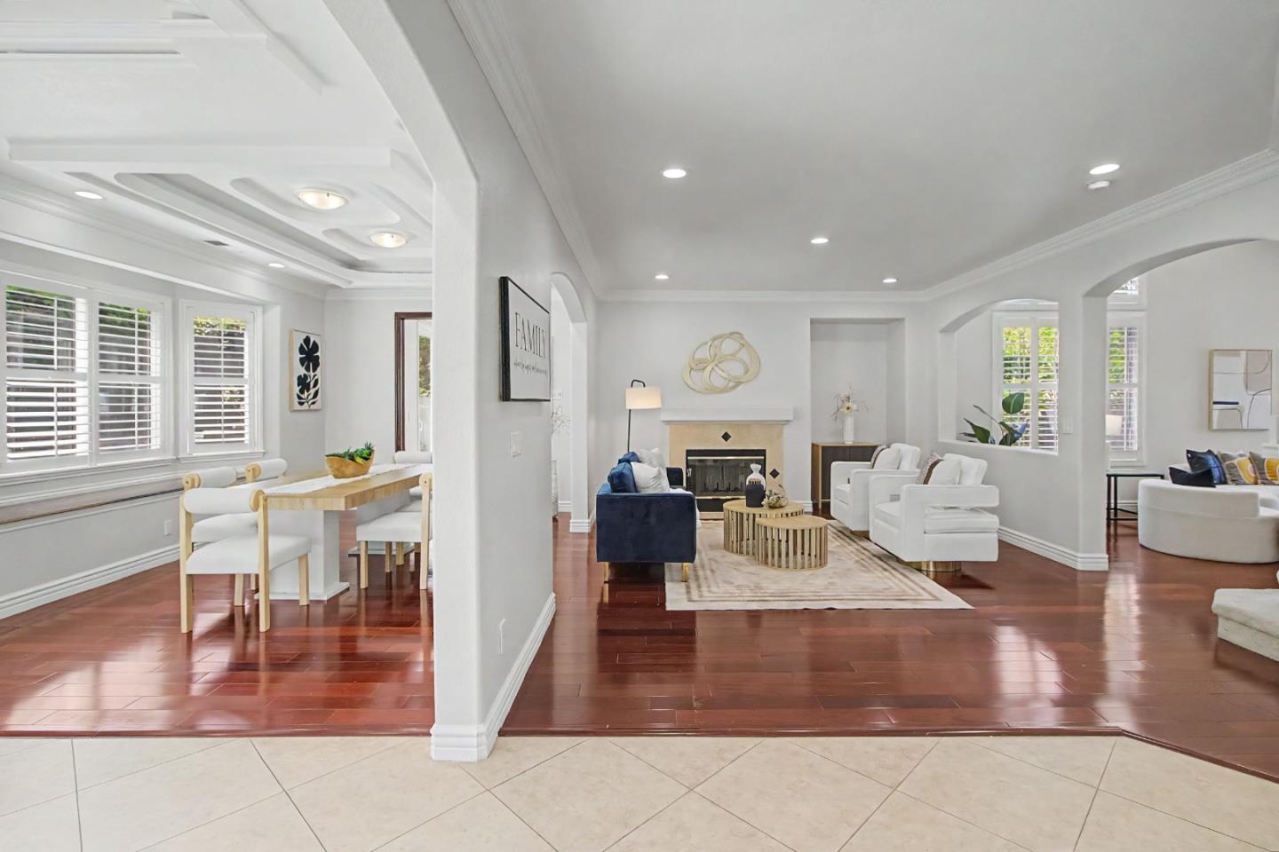 3956 Lakeside Drive