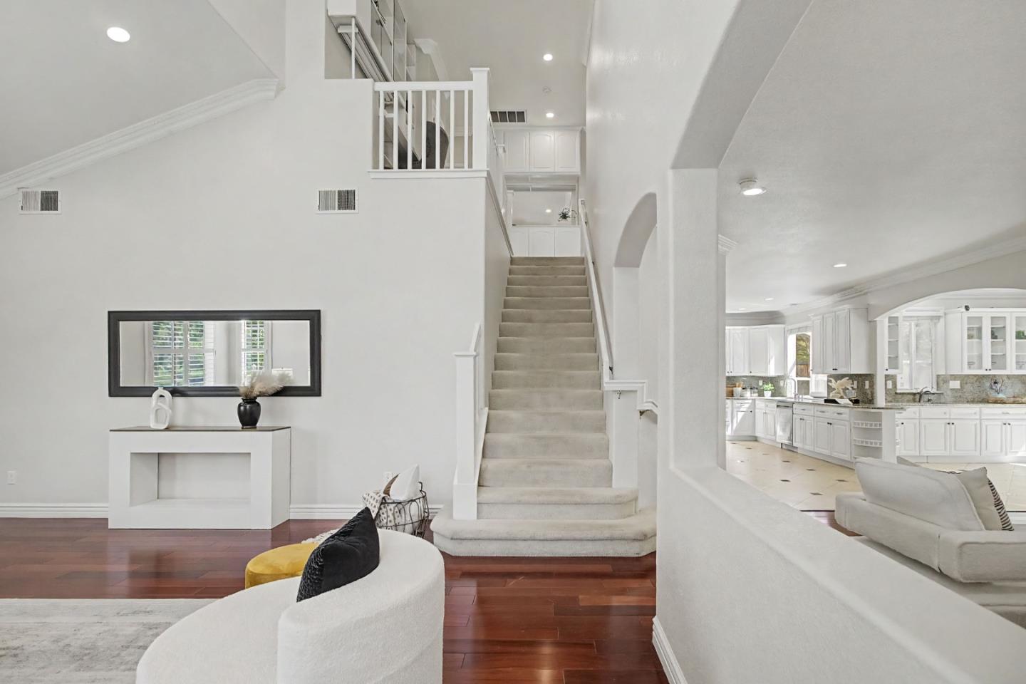3956 Lakeside Drive
