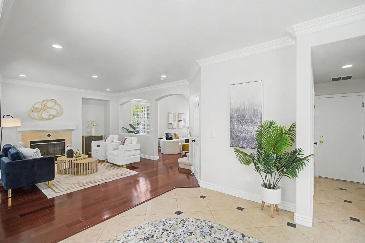 3956 Lakeside Drive