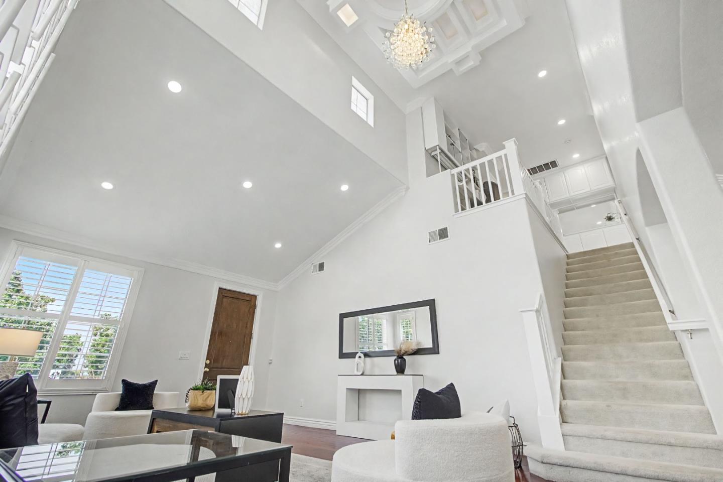3956 Lakeside Drive