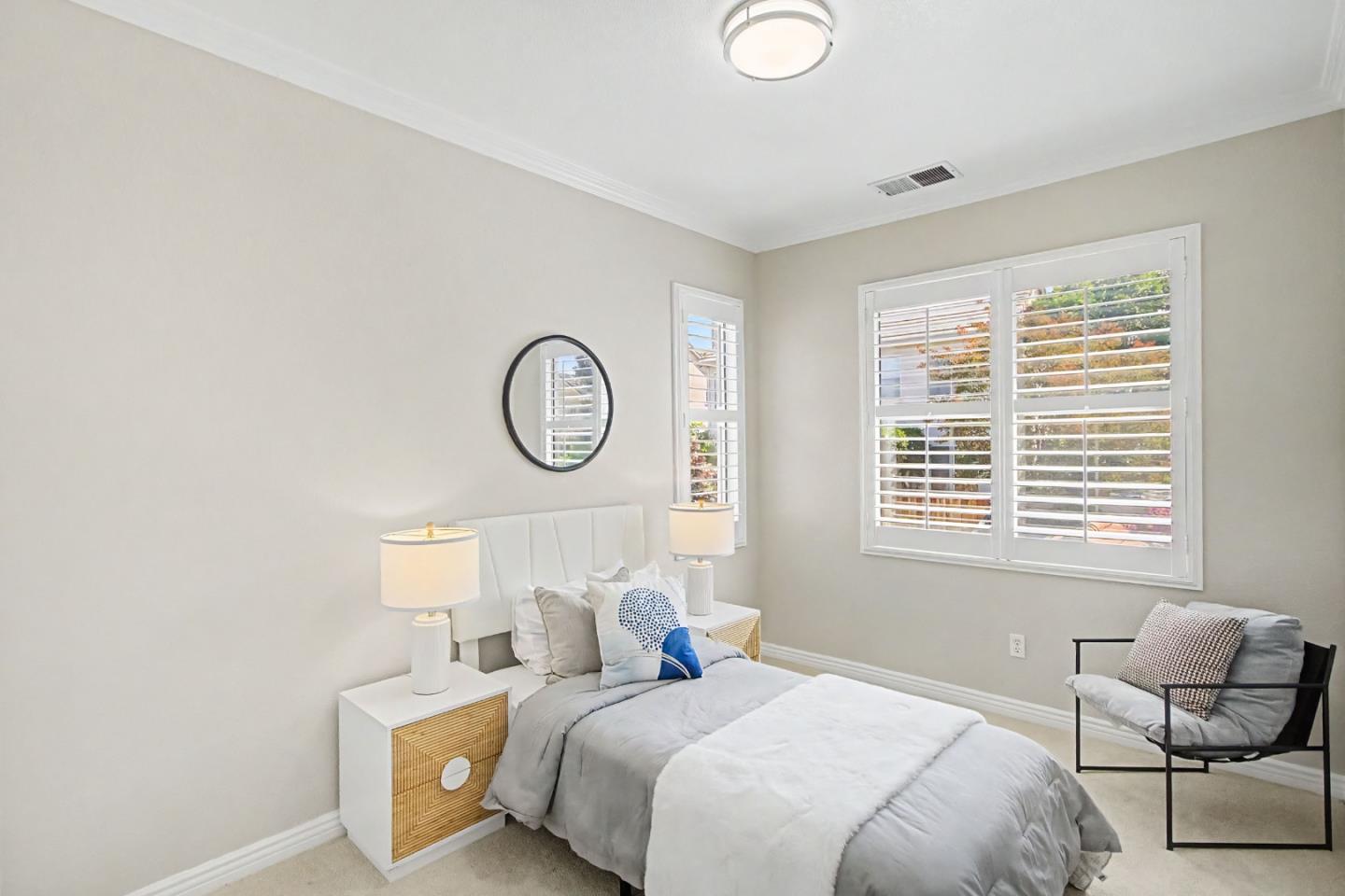 3956 Lakeside Drive