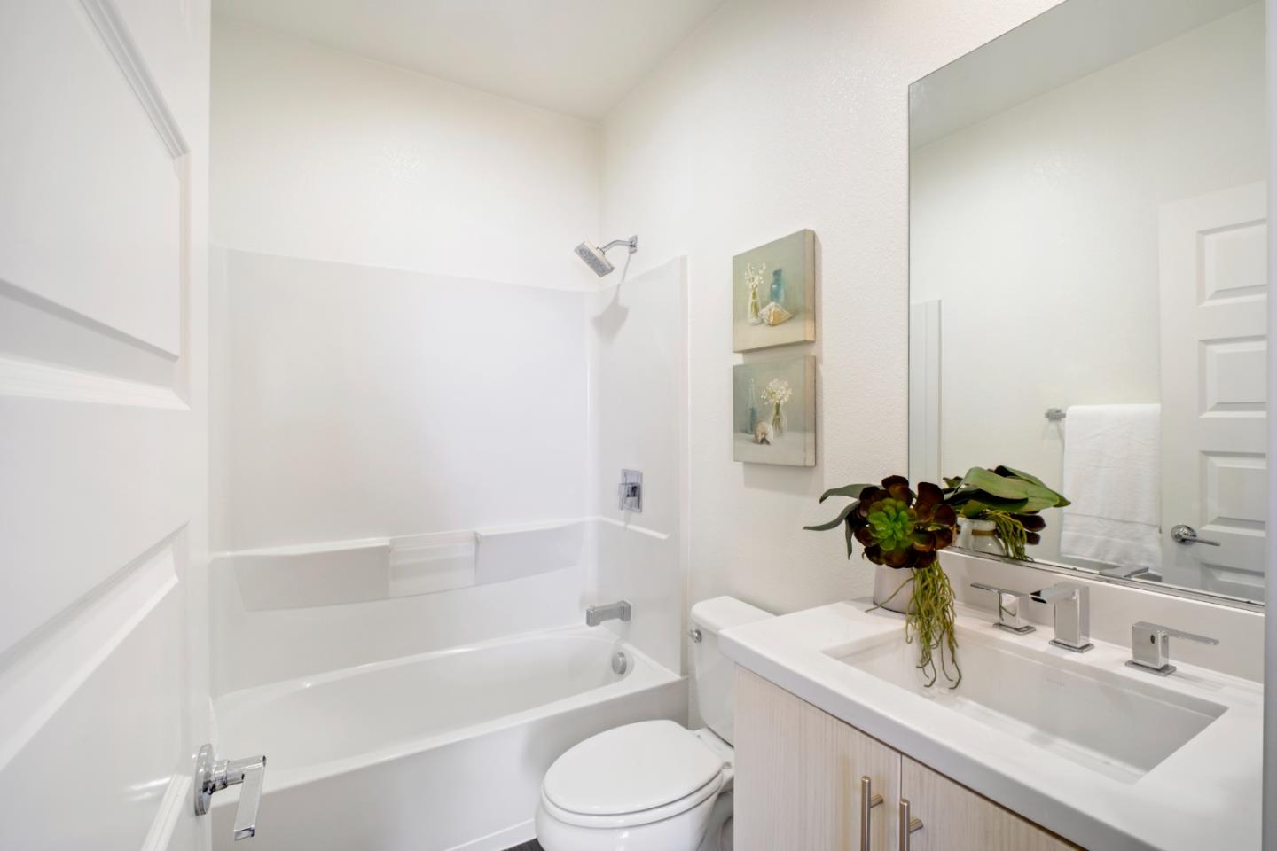 1336 North Capitol Avenue 6