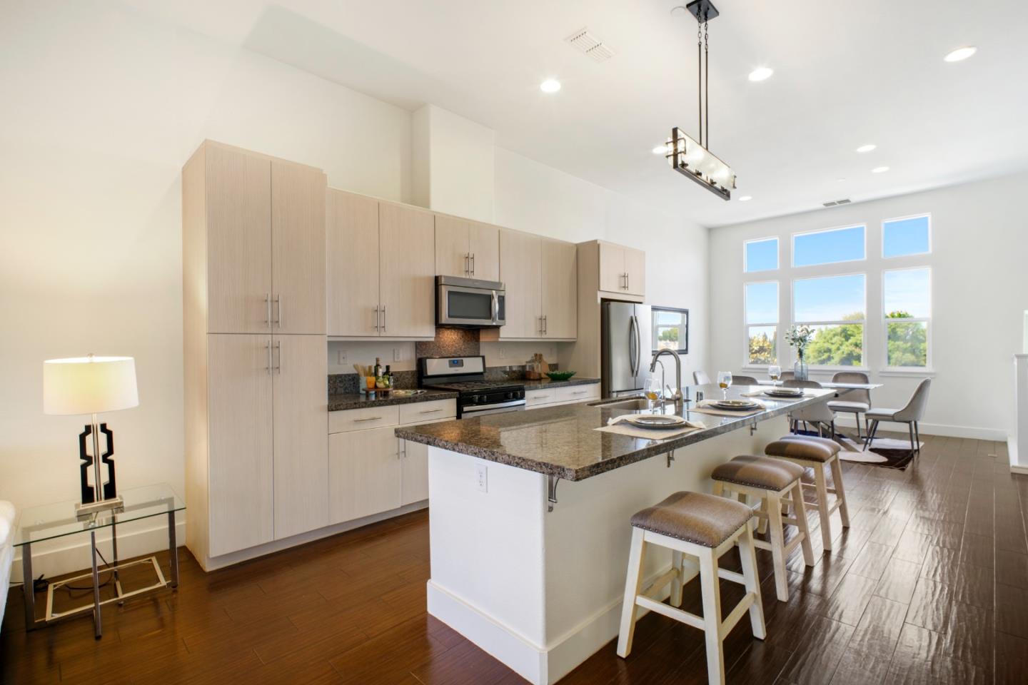 1336 North Capitol Avenue 6