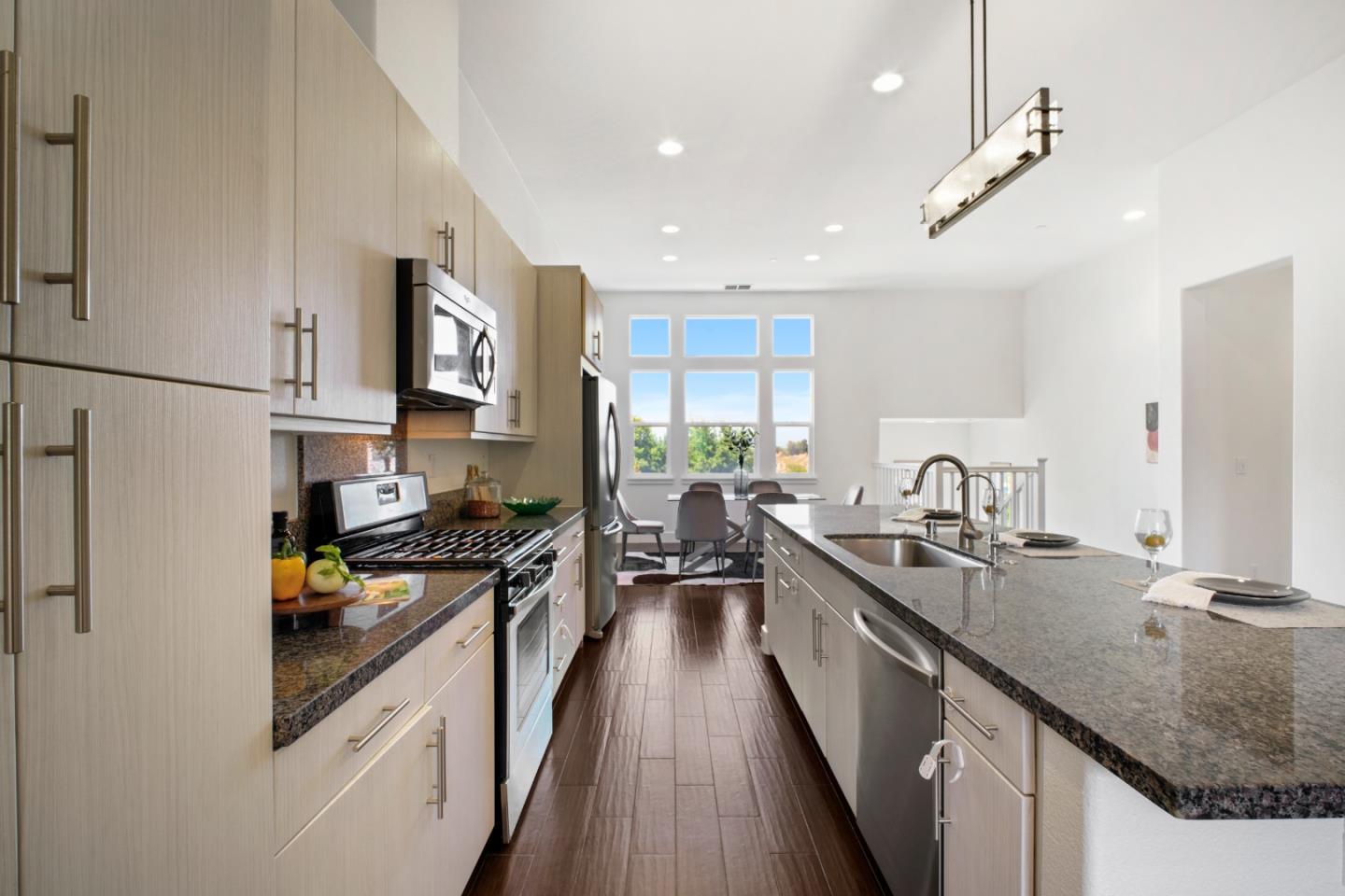 1336 North Capitol Avenue 6