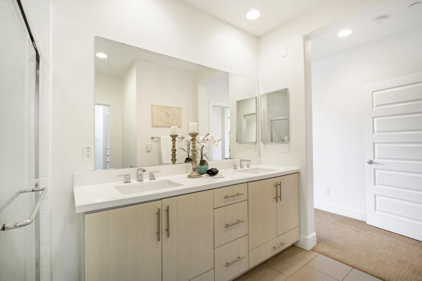 1336 North Capitol Avenue 6