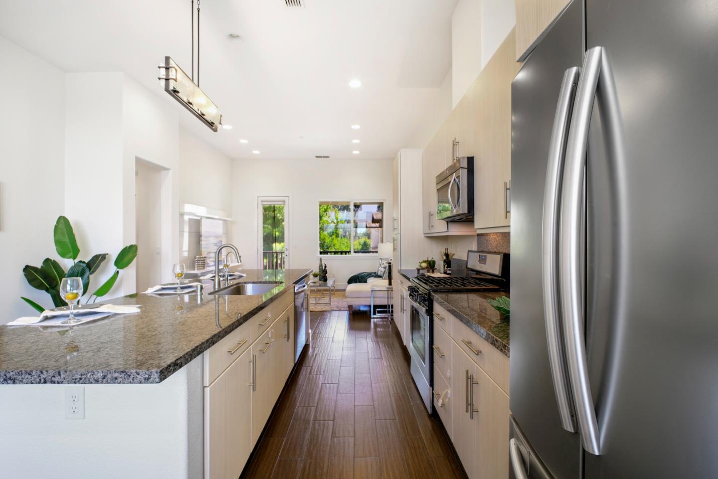 1336 North Capitol Avenue 6