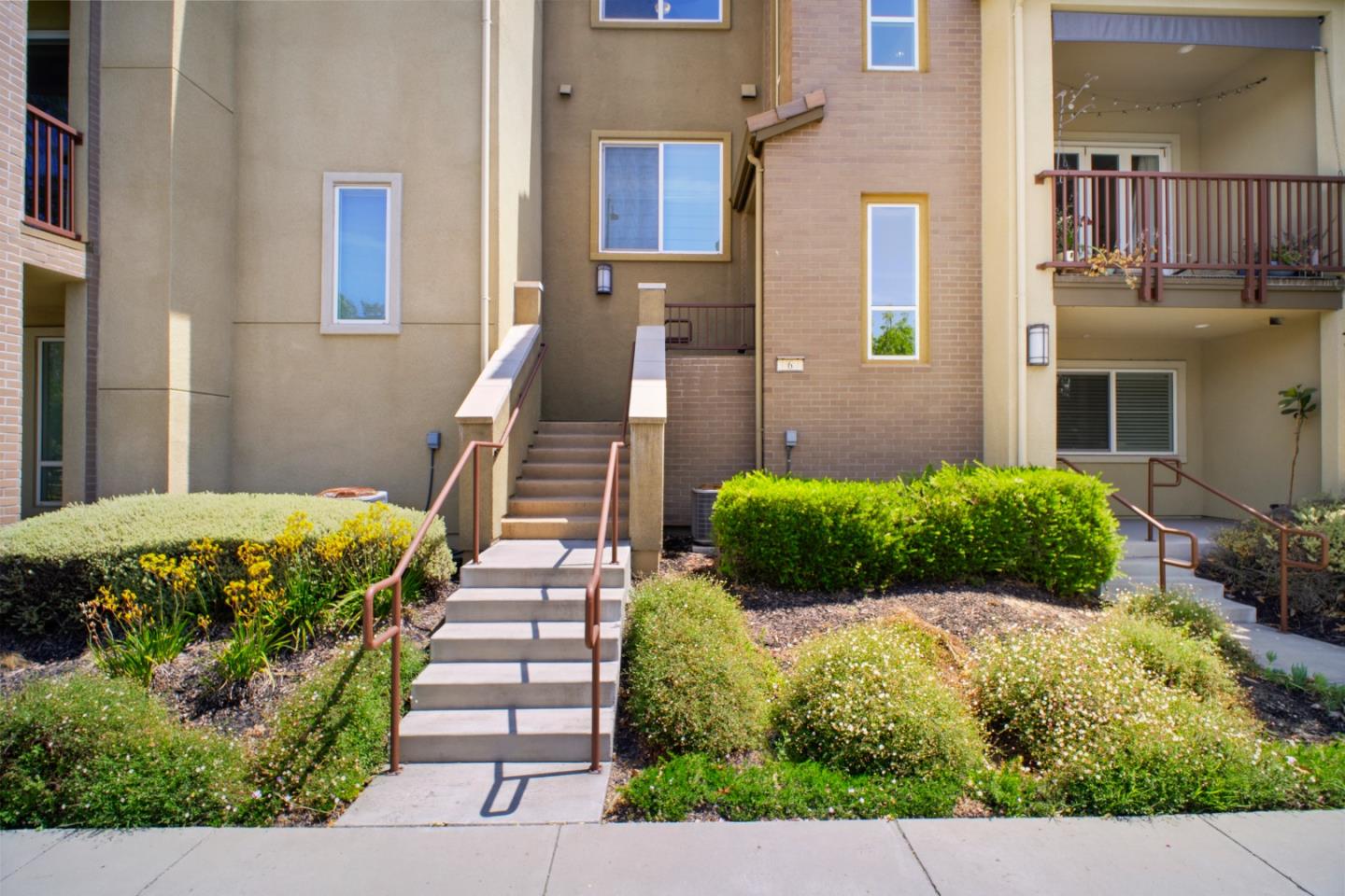 1336 North Capitol Avenue 6