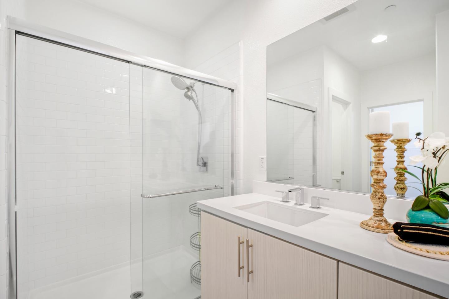 1336 North Capitol Avenue 6