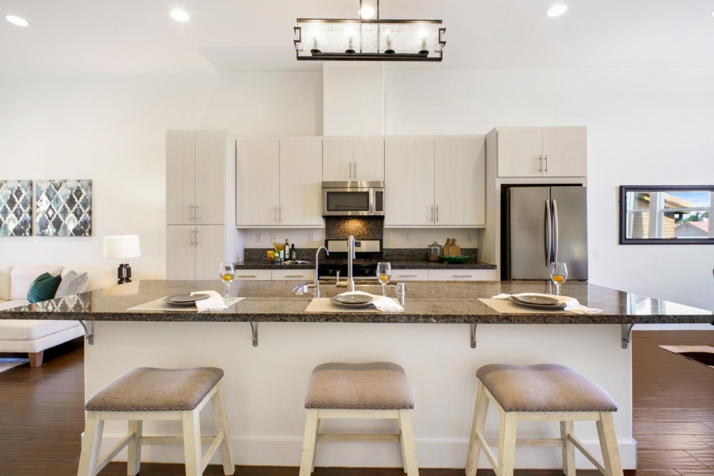 1336 North Capitol Avenue 6