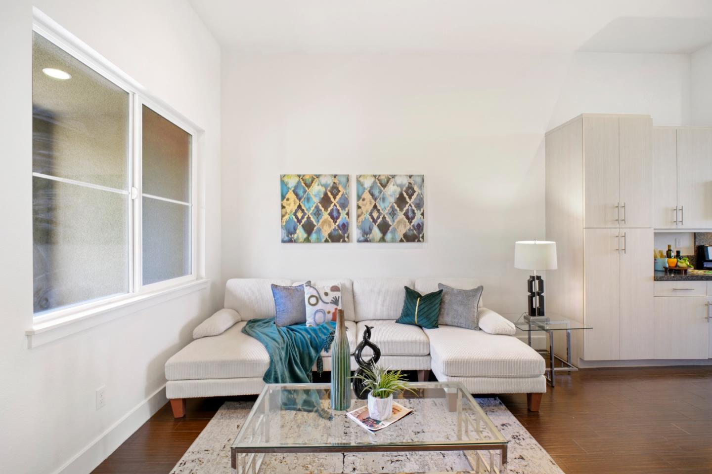 1336 North Capitol Avenue 6