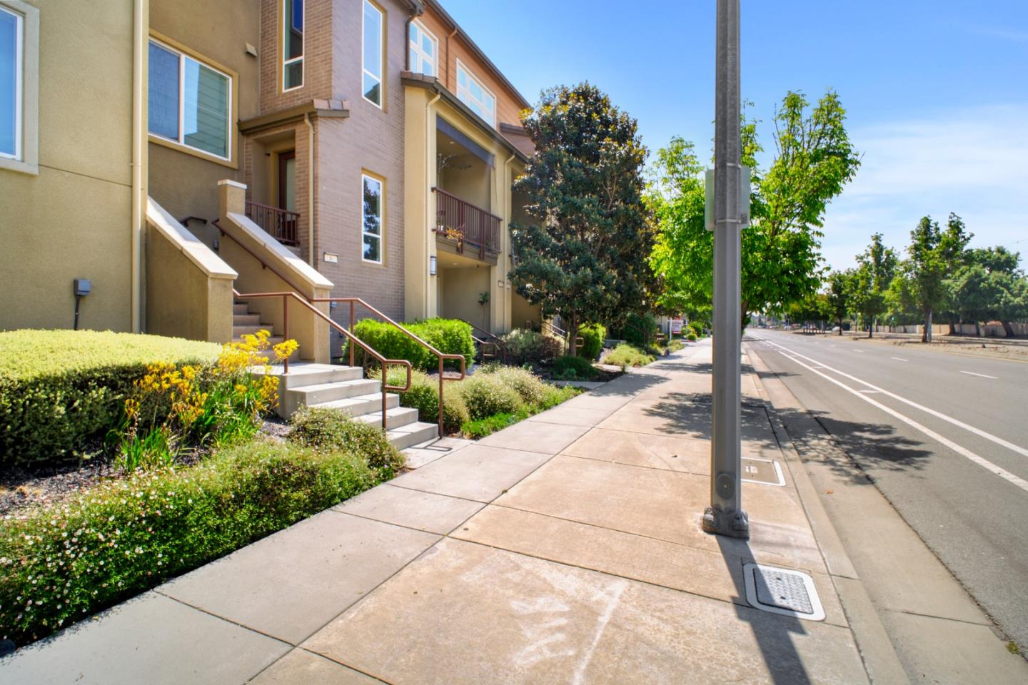 1336 North Capitol Avenue 6