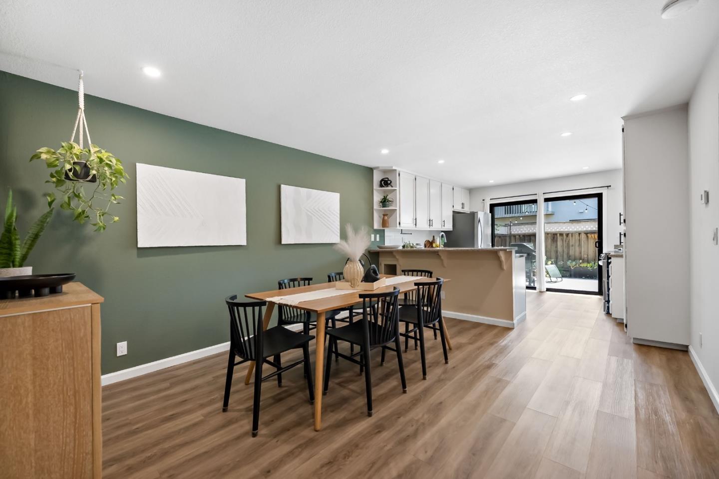 6585 Cooperage Court