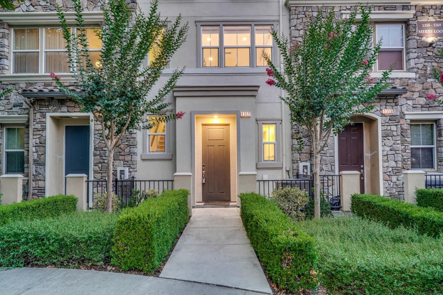 1357 Merry LOOP