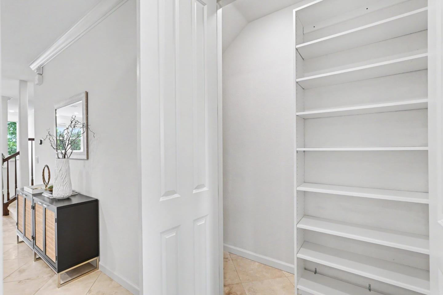 1357 Merry LOOP