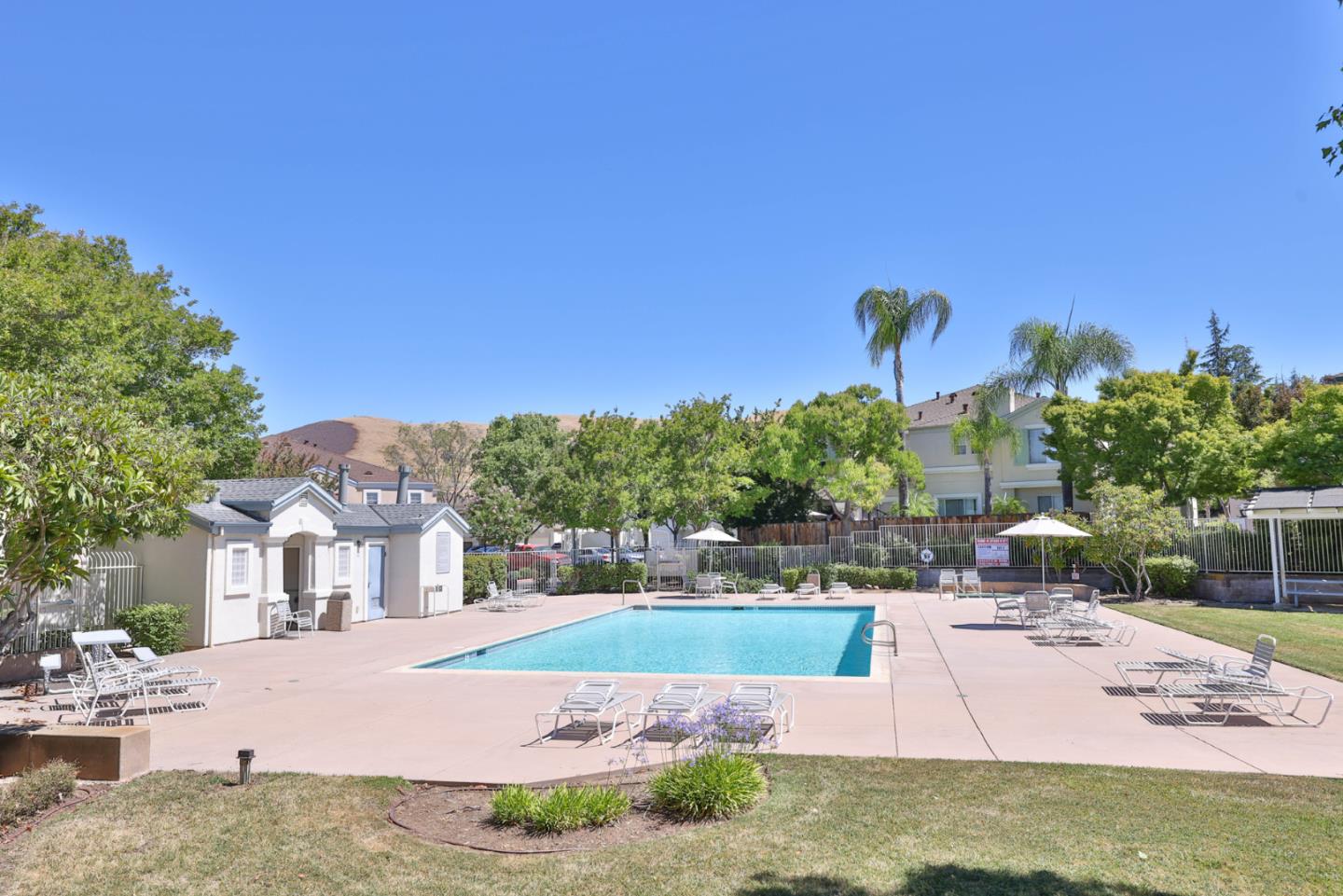 840 Monarch CIR