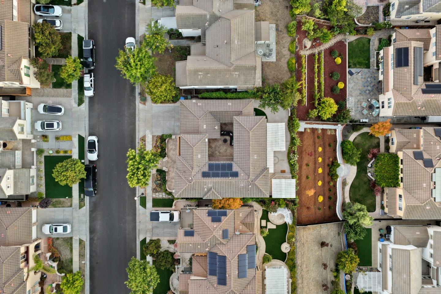 1553 Quiet Pond LN