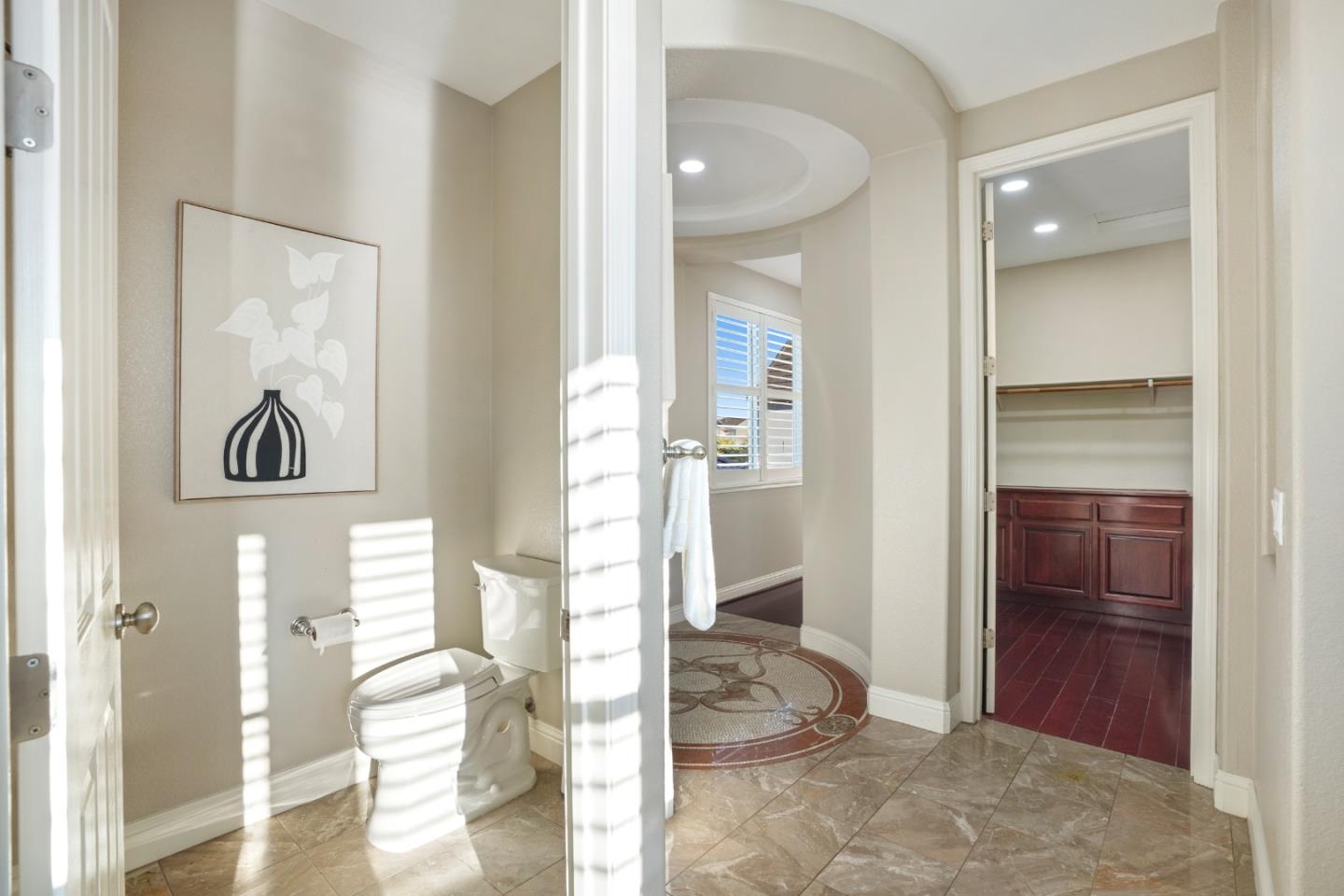 1553 Quiet Pond LN