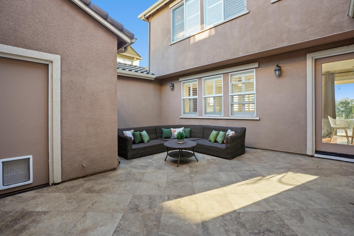 1553 Quiet Pond LN