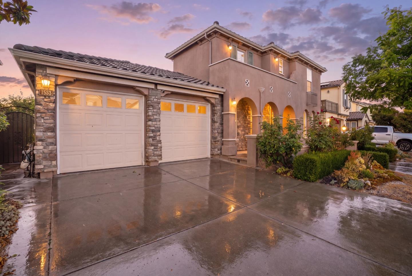 1553 Quiet Pond LN
