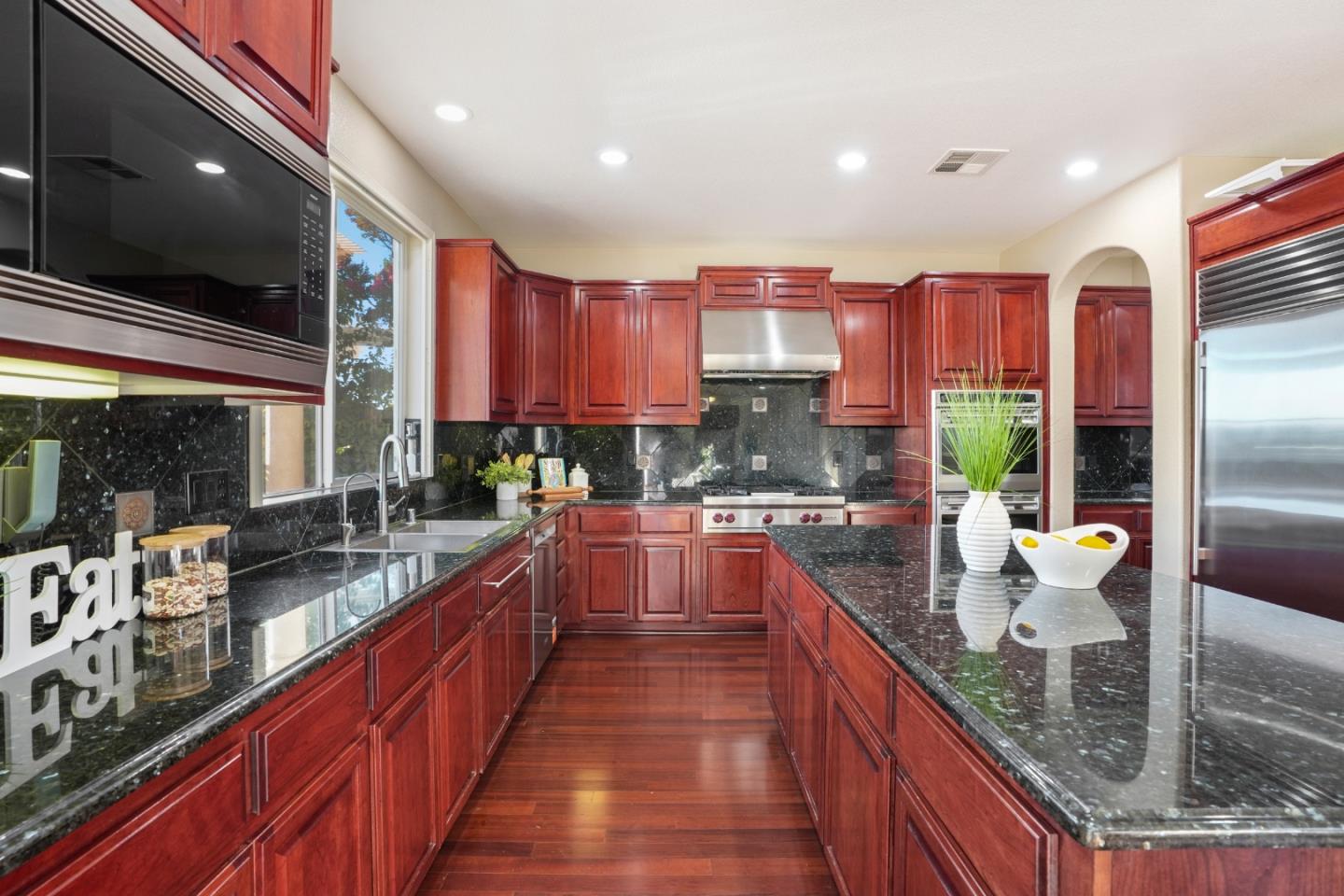 1553 Quiet Pond LN