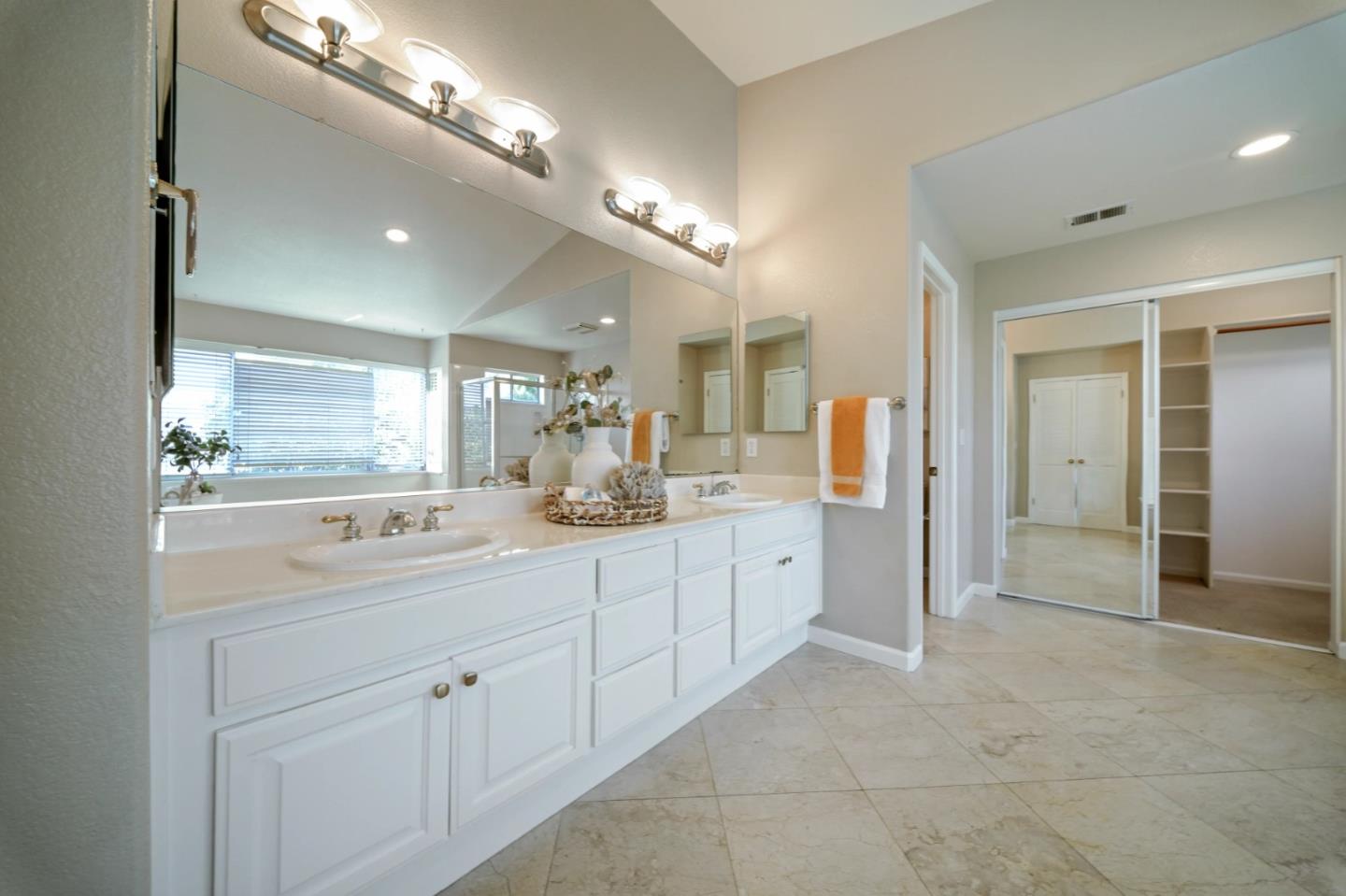5247 Ligurian CT