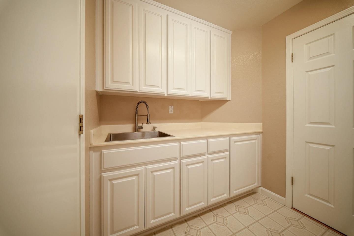 5247 Ligurian CT