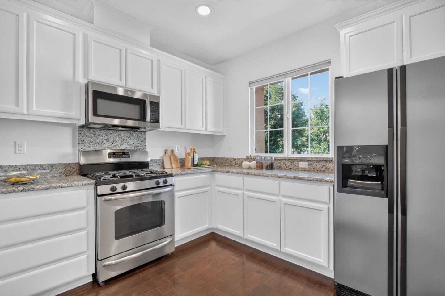 2252 Winepol LOOP