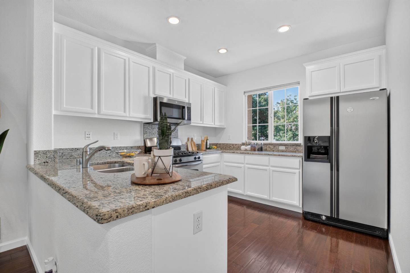2252 Winepol LOOP