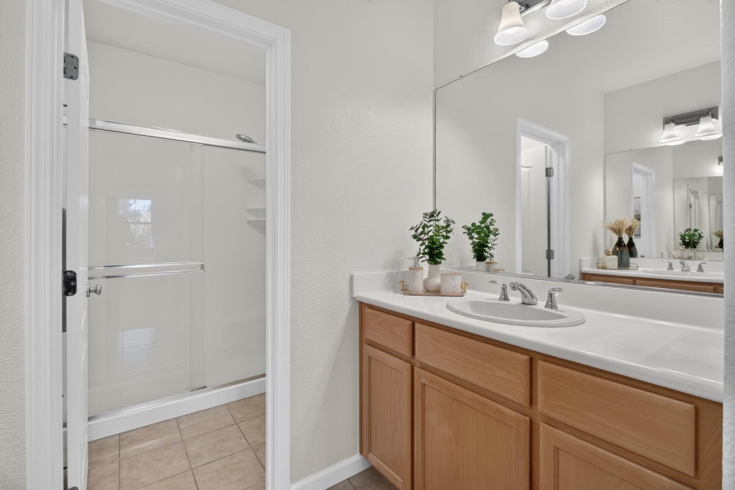 2252 Winepol LOOP