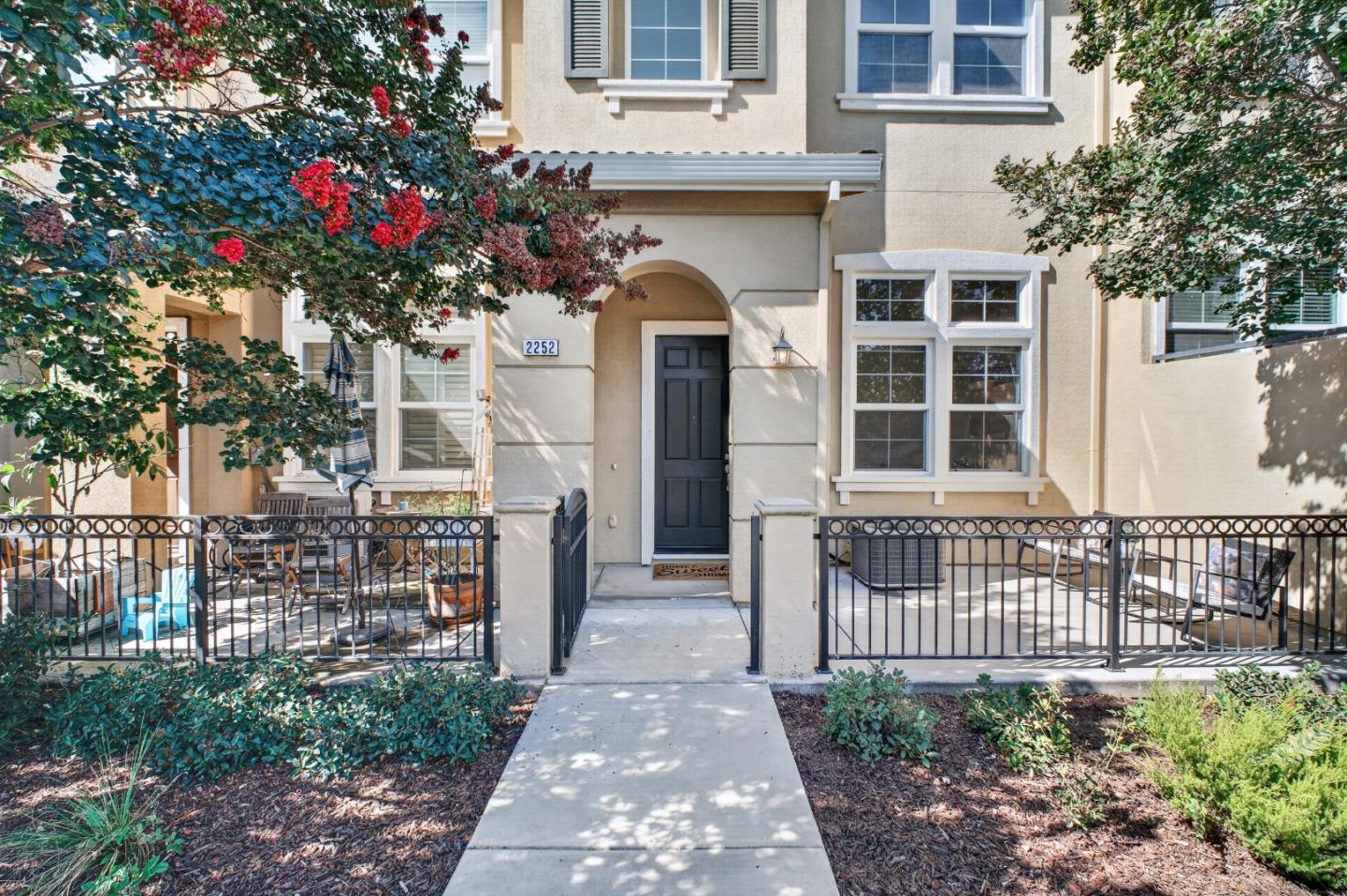 2252 Winepol LOOP